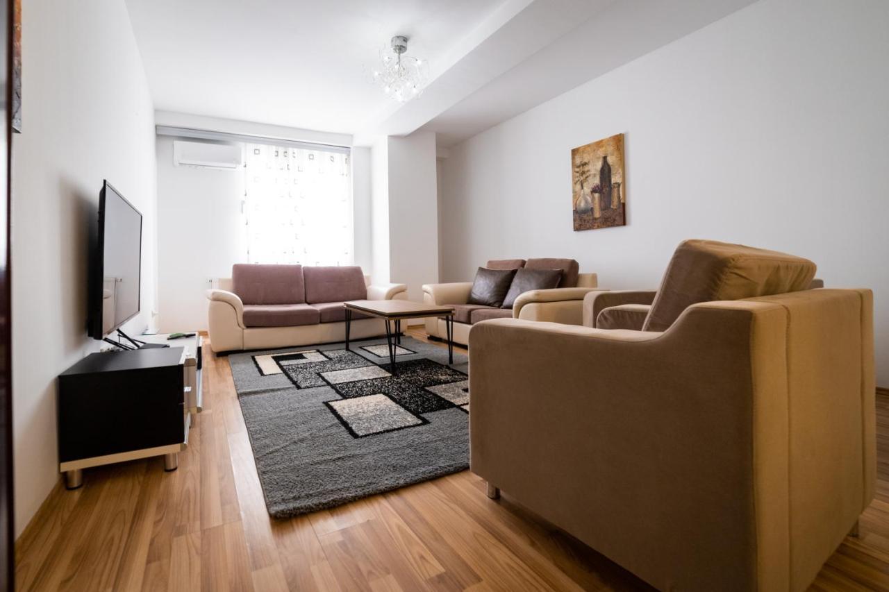 Cedartree Prishtina Apartment Priștina Exterior foto